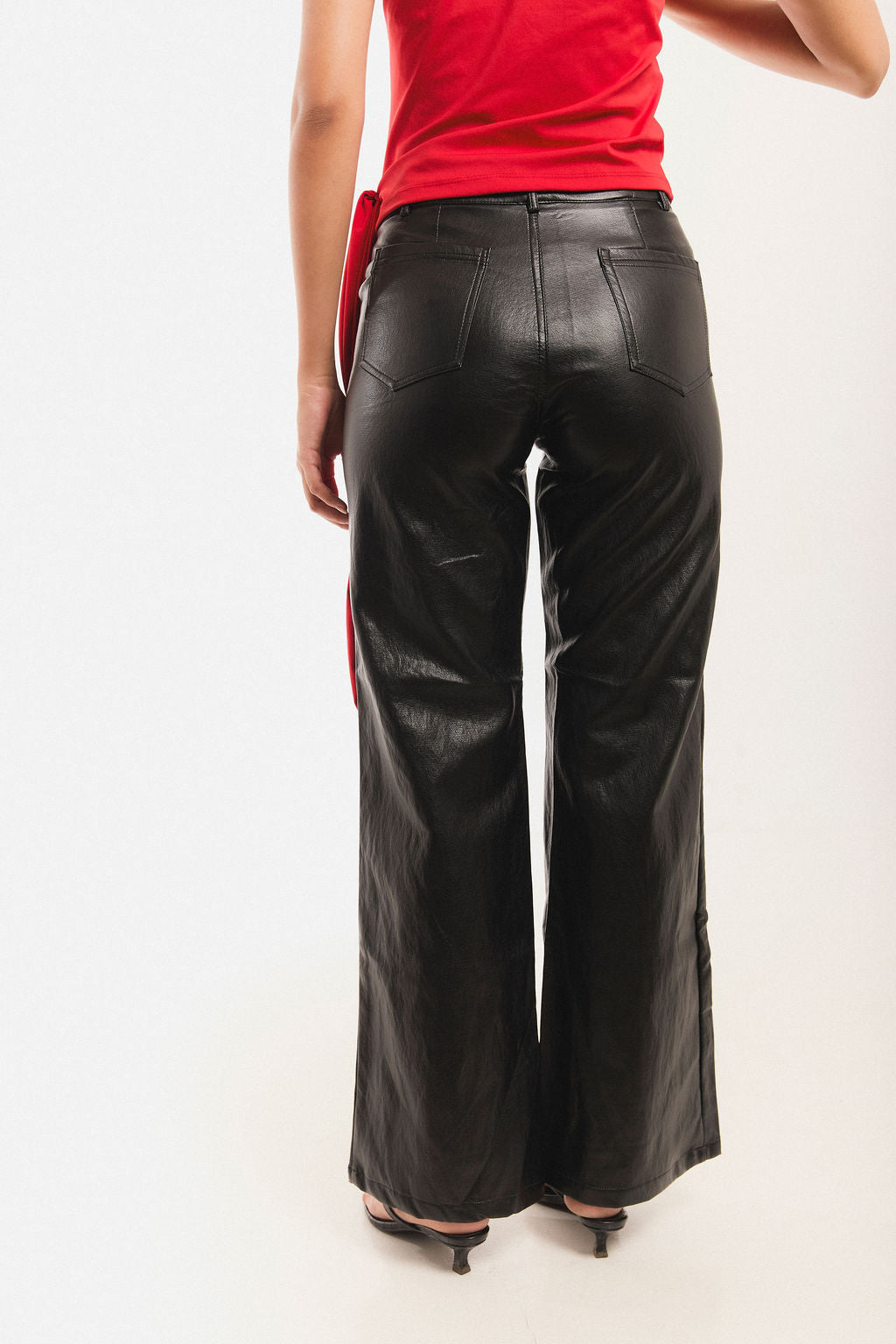PANTALÓN CUERINA NOCHE en negro