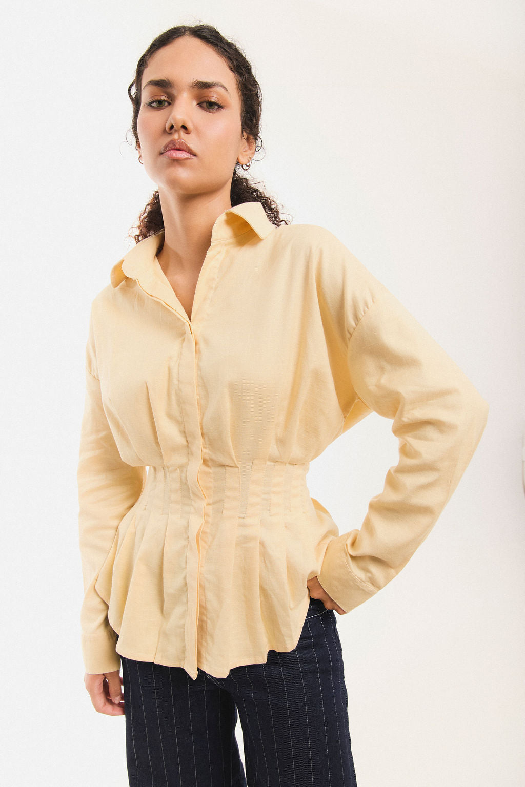 BLUSA COQUETA en amarillo
