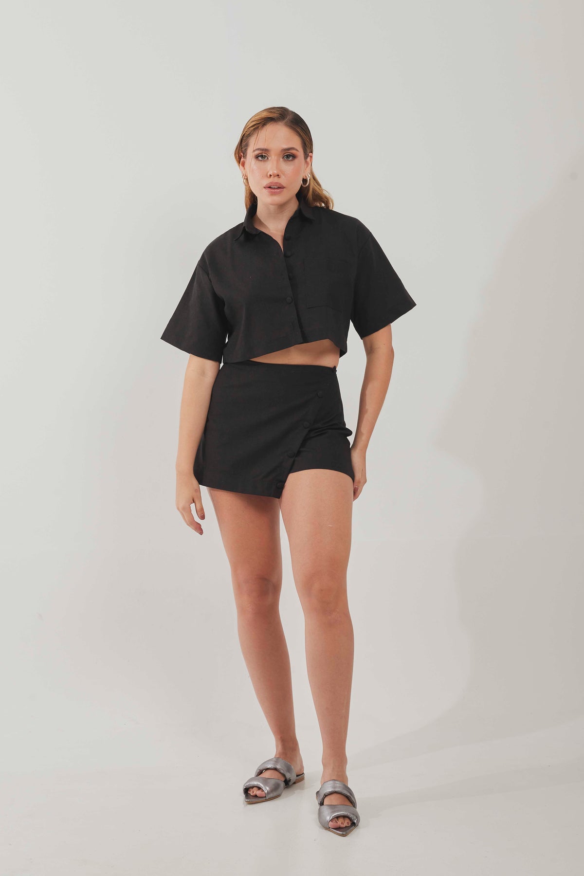 FALDA SHORT HORTENCIA en negro